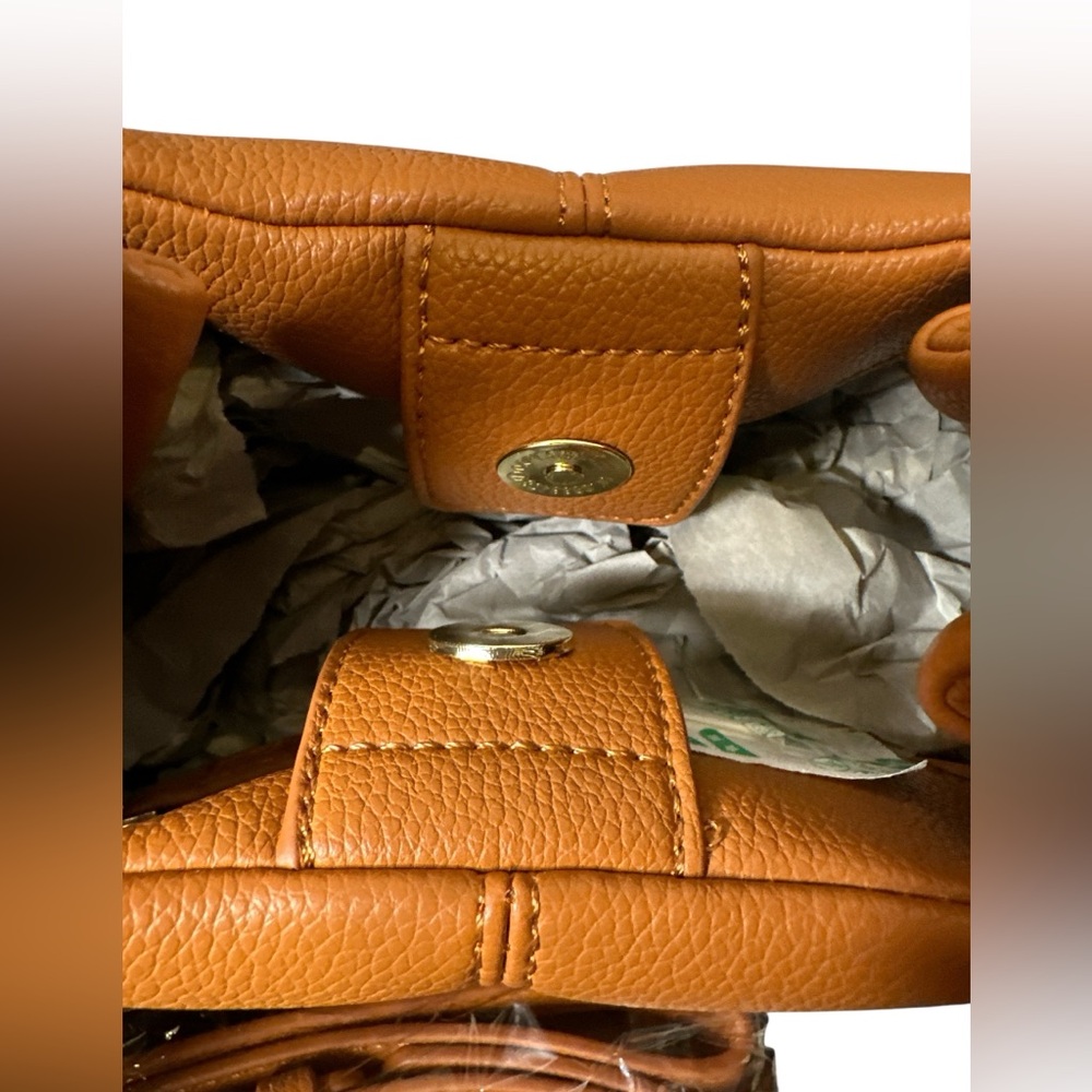 NEW Small Vinyl Bag with handle and crossbody strap. Carmel Color - Picture 5 of 10
